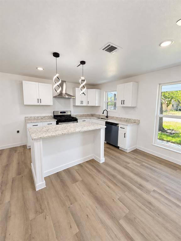 708 SW Southridge Drive, Burleson, TX 76028