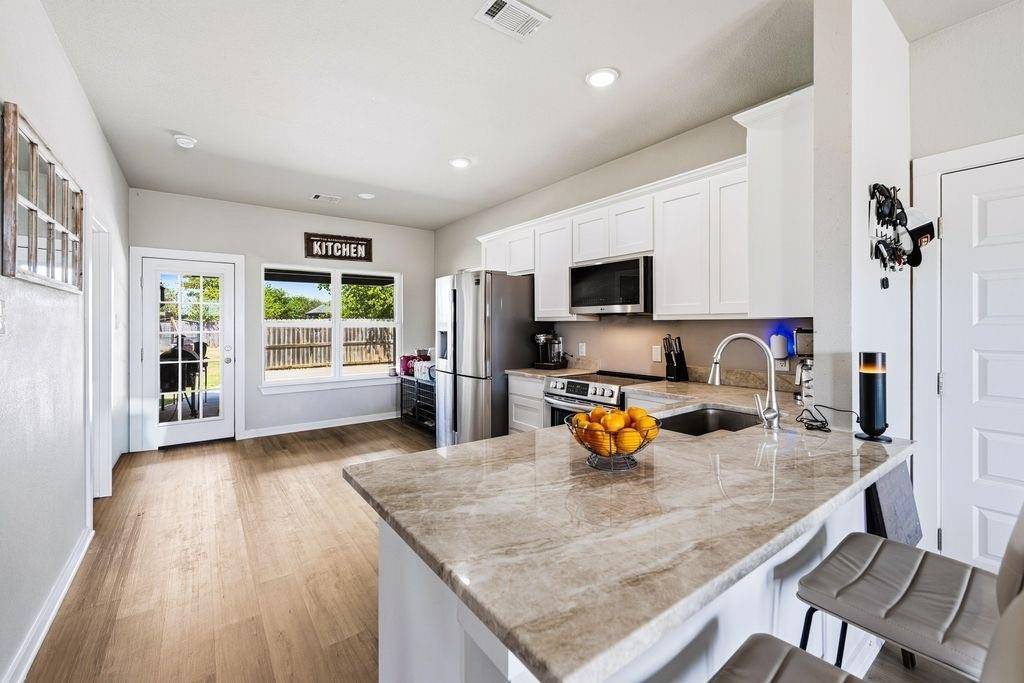 8001 County Road 109, Alvarado, TX 76009