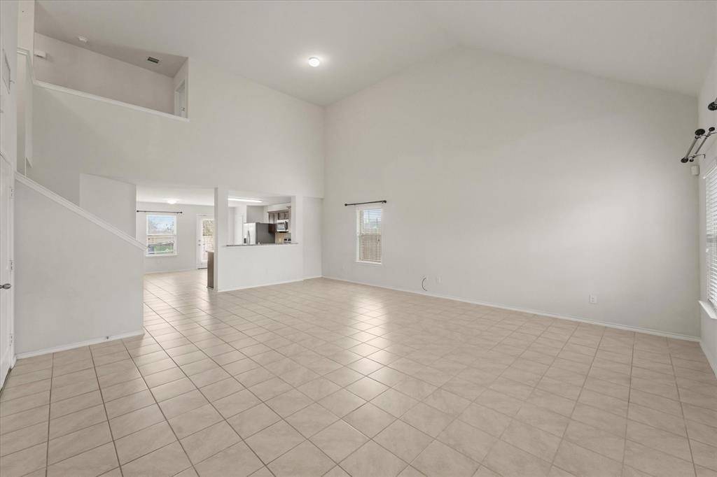 516 Clearlake Drive, Waxahachie, TX 75165