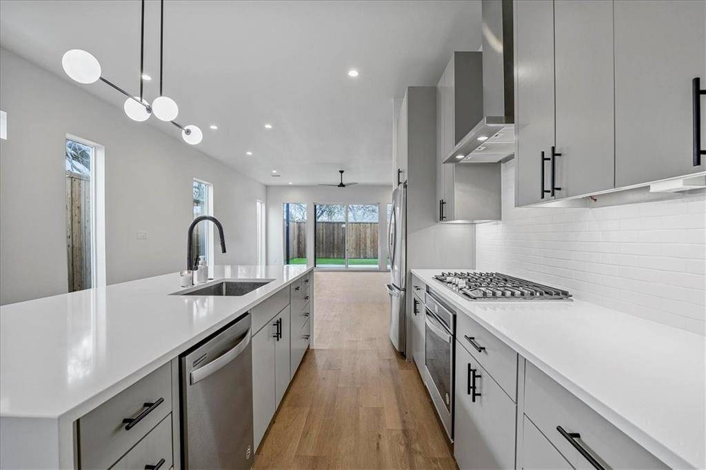 2413 Crossman Avenue, Dallas, TX 75212