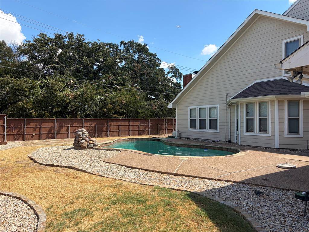 1911 Buffalo Bend Drive, Lewisville, TX 75067