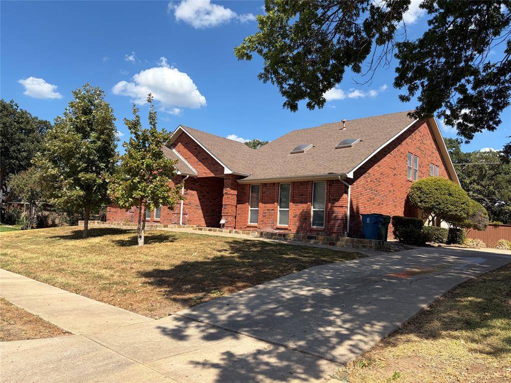 1911 Buffalo Bend Drive, Lewisville, TX 75067