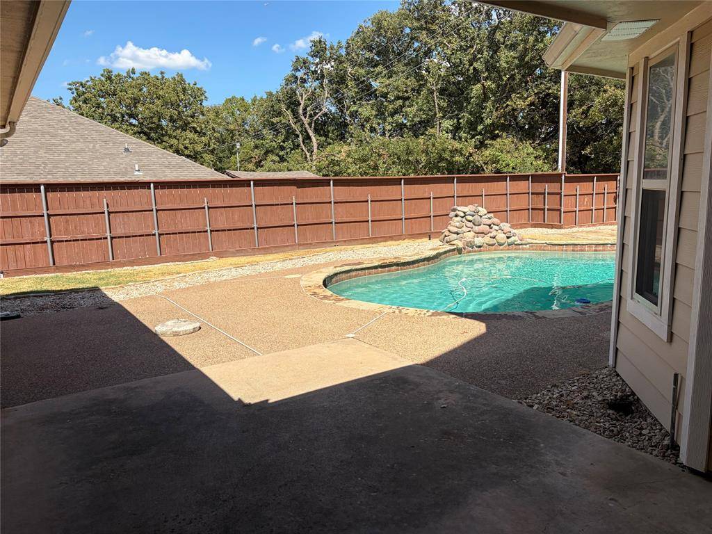 1911 Buffalo Bend Drive, Lewisville, TX 75067