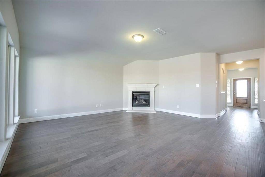 1729 Ridge Creek Lane, Aubrey, TX 76227