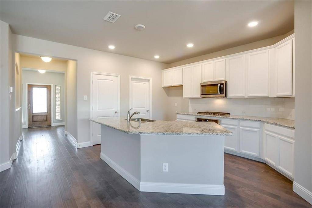 1729 Ridge Creek Lane, Aubrey, TX 76227