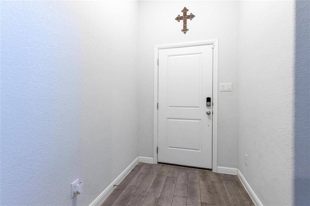 1500 Livermore Lane, Cleburne, TX 76033