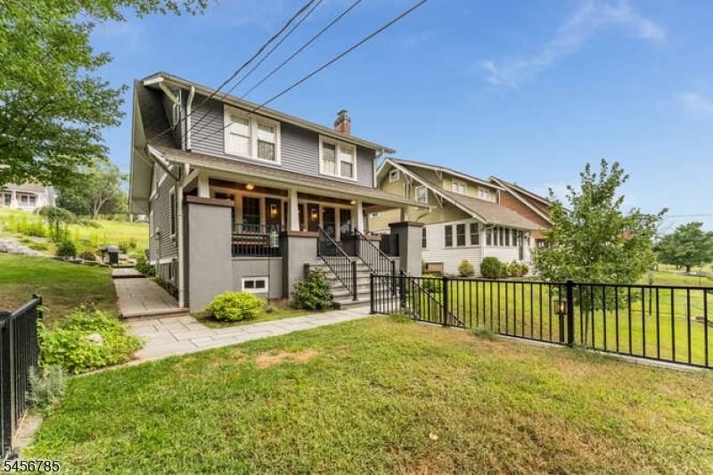 169 Leigh St, Clinton Town, NJ 08809