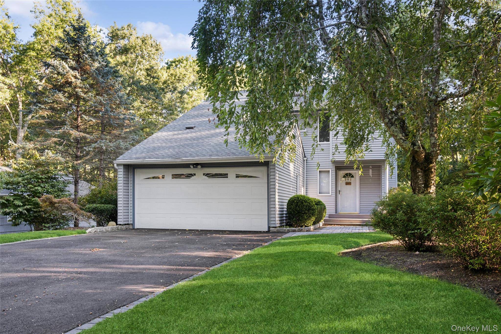 287 Peconic Terrace, Calverton, NY 11933