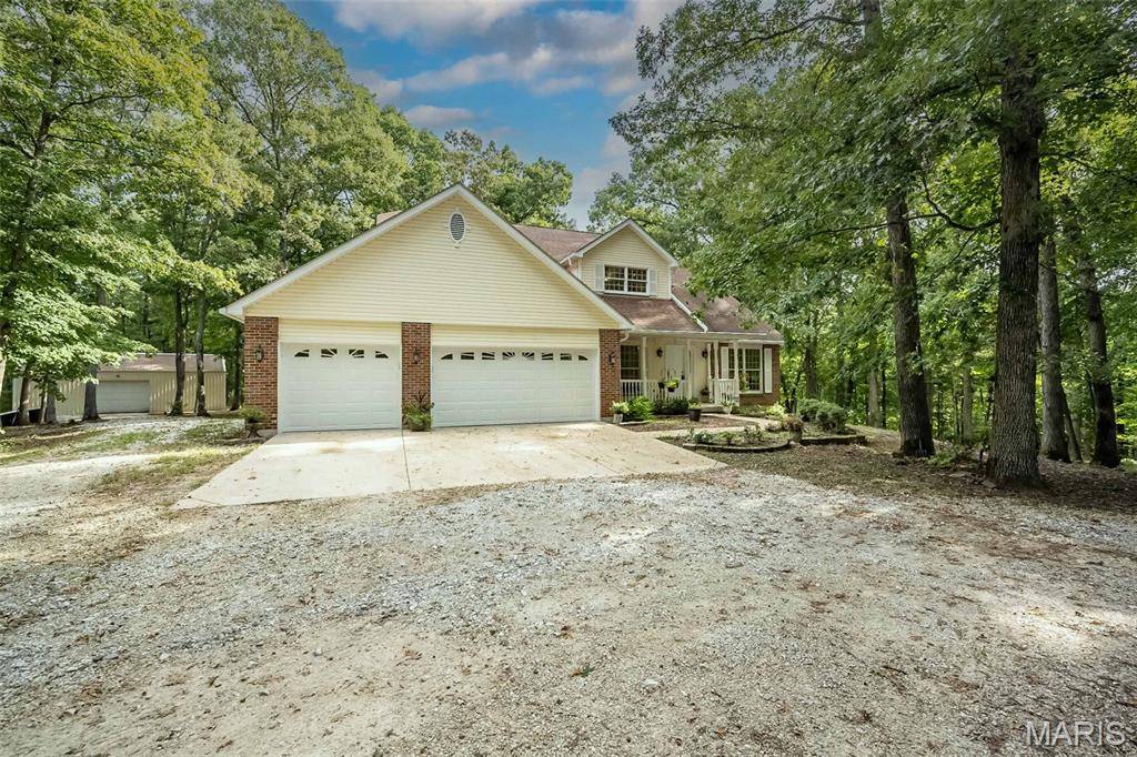 23401 Wild Horse Farms RD, Warrenton, MO 63383