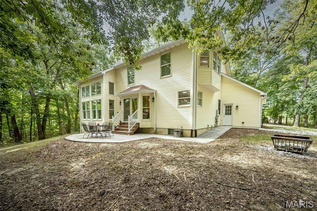 23401 Wild Horse Farms RD, Warrenton, MO 63383