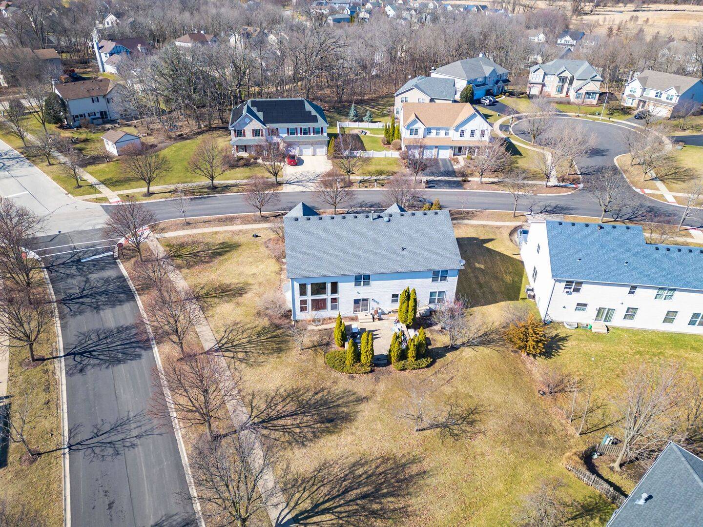 829 Lindsey LN, Bolingbrook, IL 60440