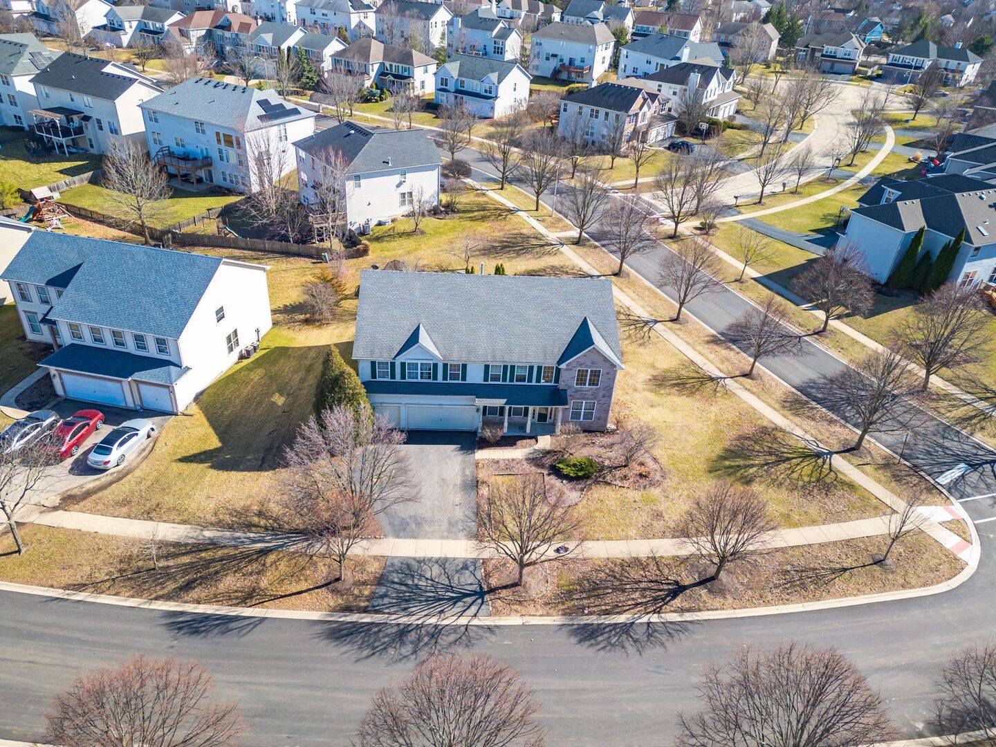 829 Lindsey LN, Bolingbrook, IL 60440