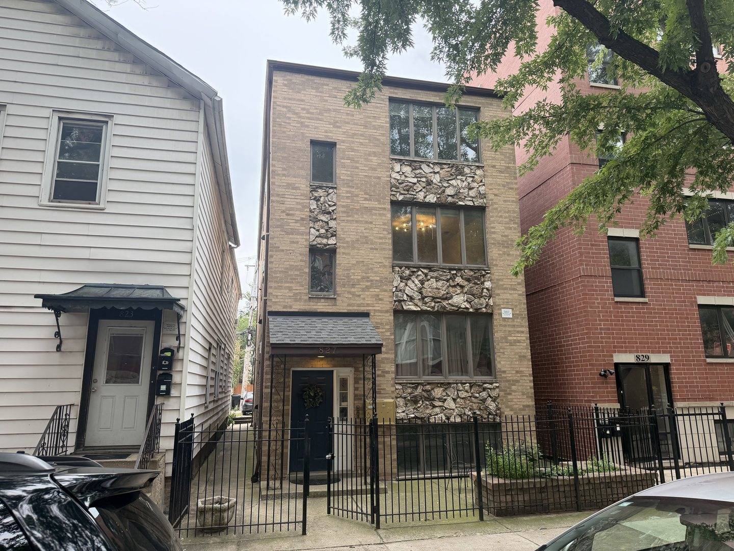 827 S Carpenter ST, Chicago, IL 60607