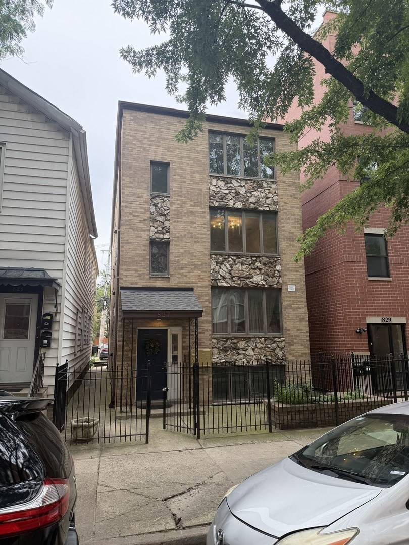 827 S Carpenter ST, Chicago, IL 60607