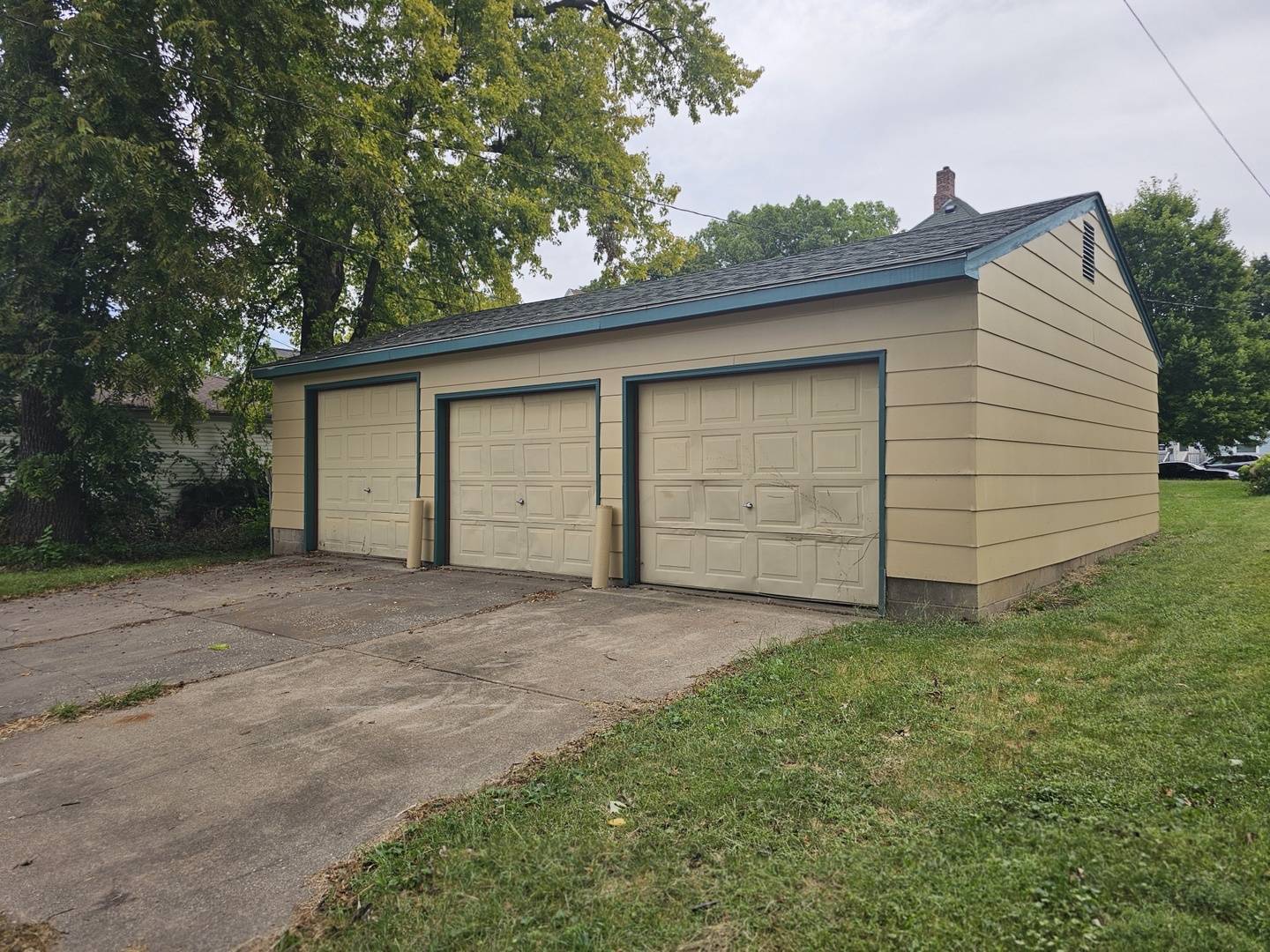 1034 19th ST, Rock Island, IL 61201