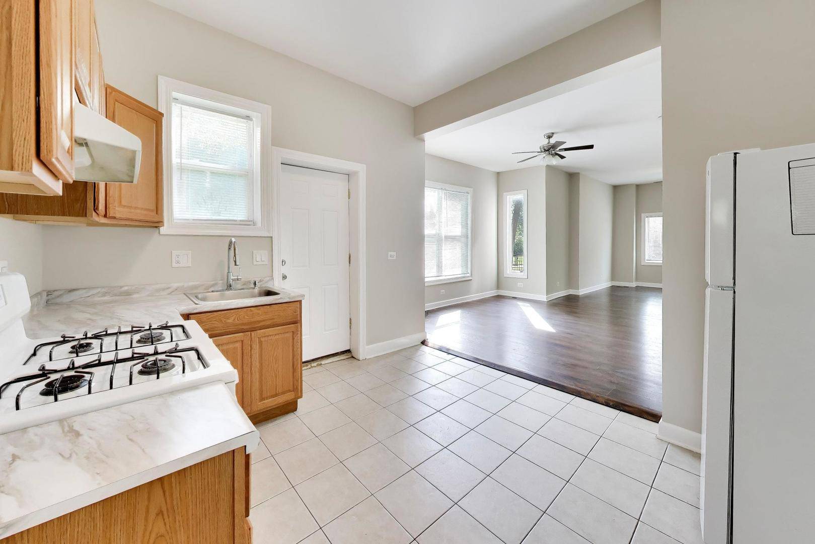 5633 S Peoria ST, Chicago, IL 60621