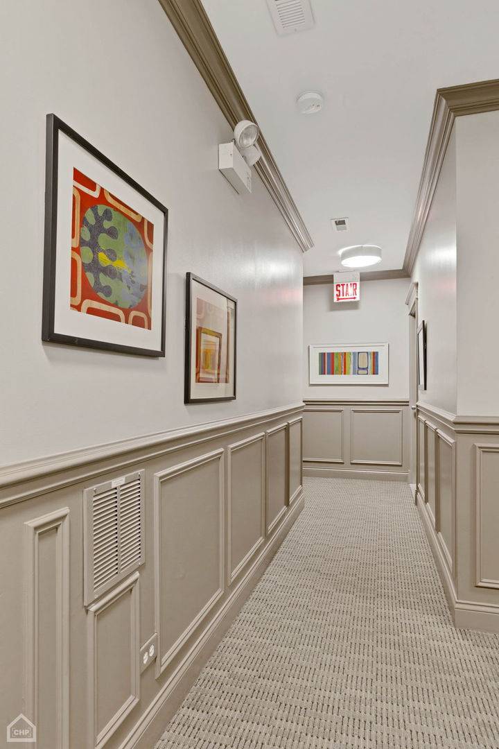 4705 S Champlain AVE #402, Chicago, IL 60615