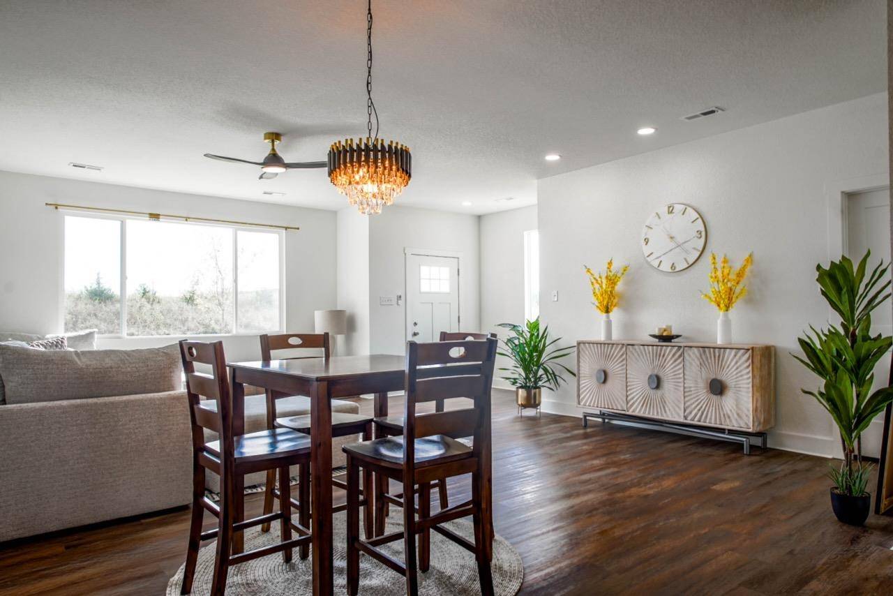 275 S arbor valley, Valley Center, KS 67147