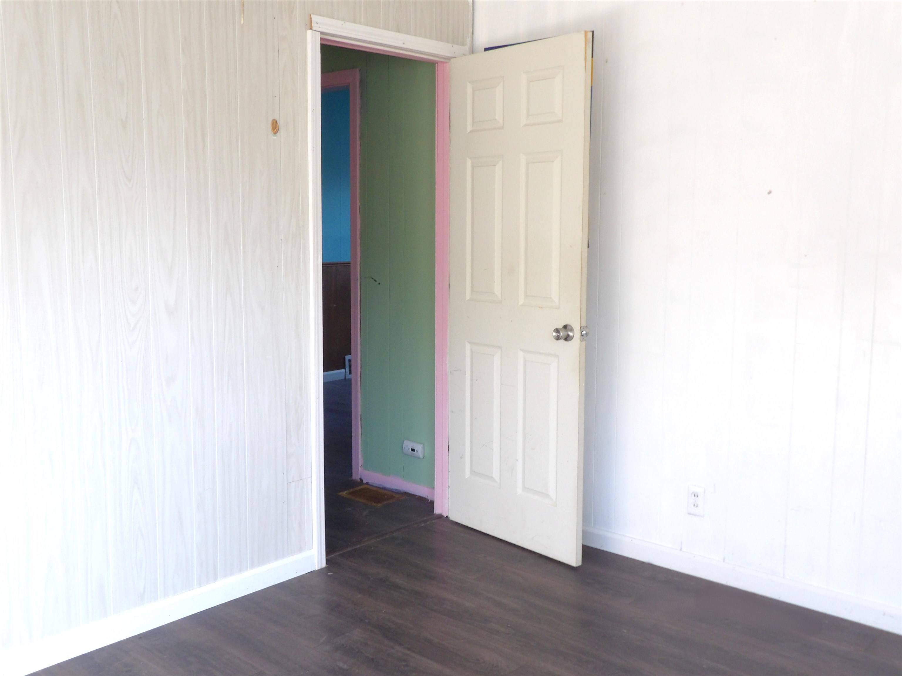 131 Stanley Dr, Arkansas City, KS 67005
