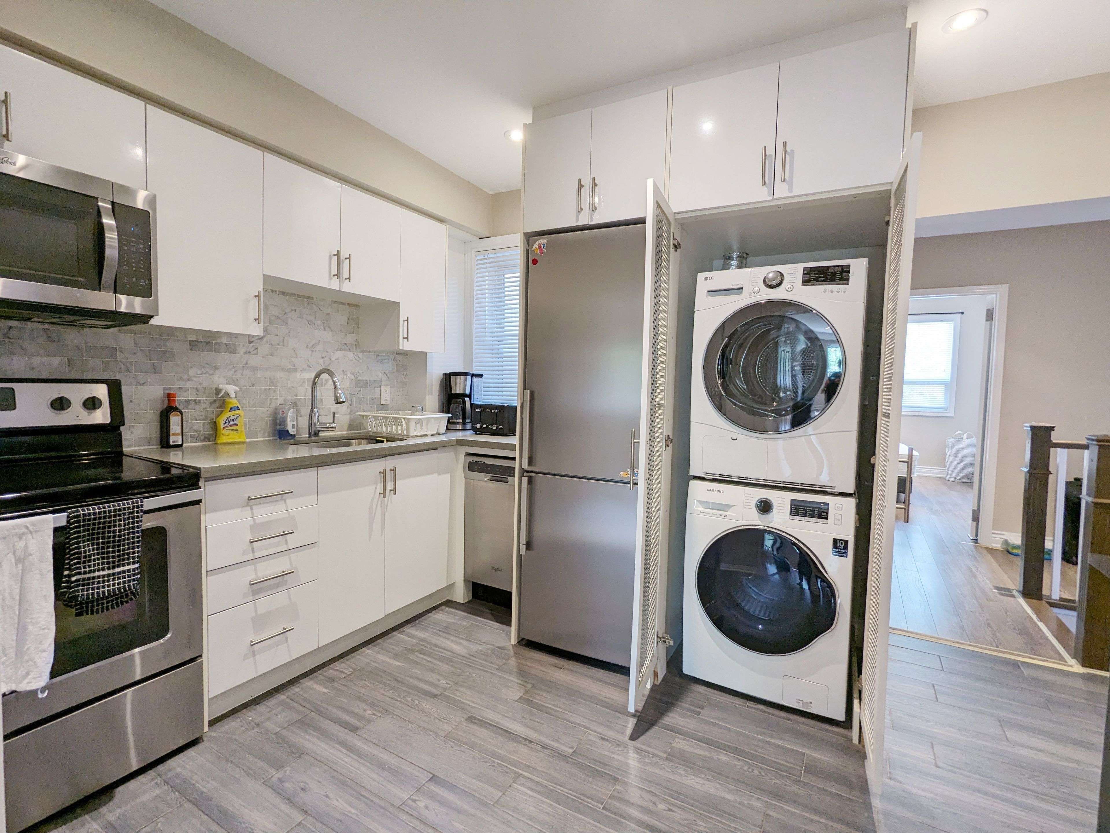 68 Garnet AVE #Ground, Toronto W02, ON M6G 1V7