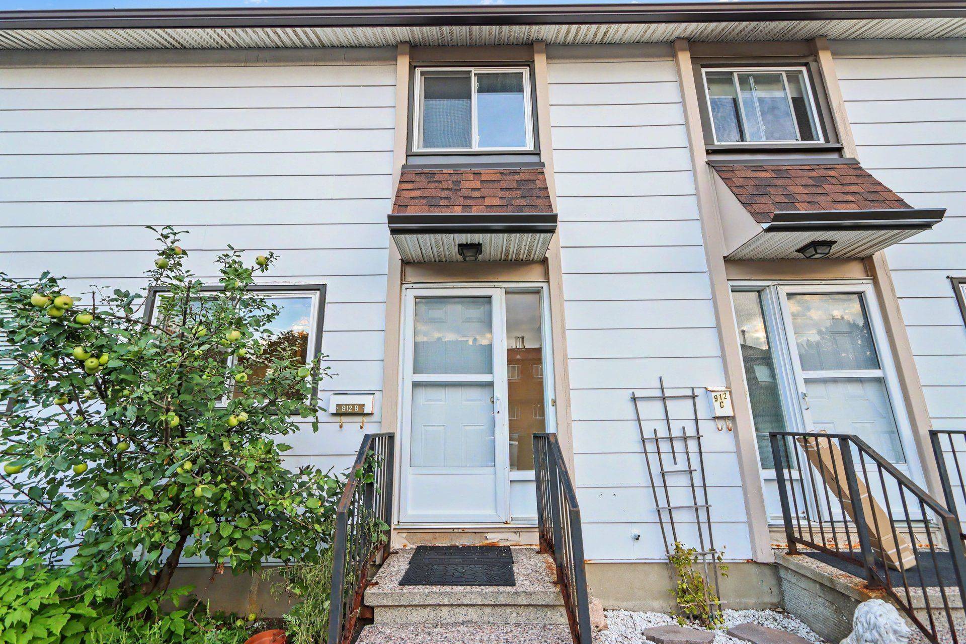 912 Elmsmere RD, Beacon Hill North - South And Area, ON K1J 7T6