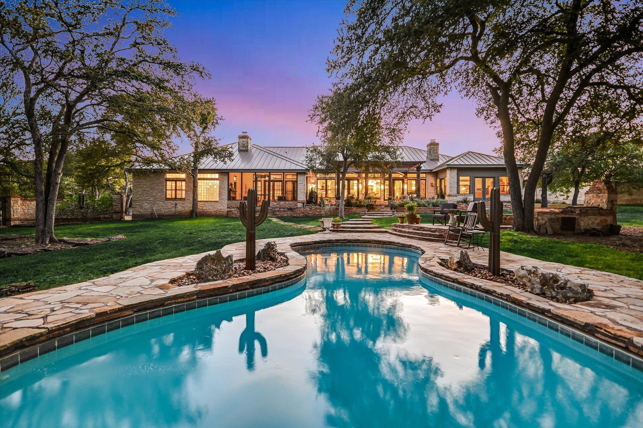 680 SADDLERIDGE DR, Wimberley, TX 78676