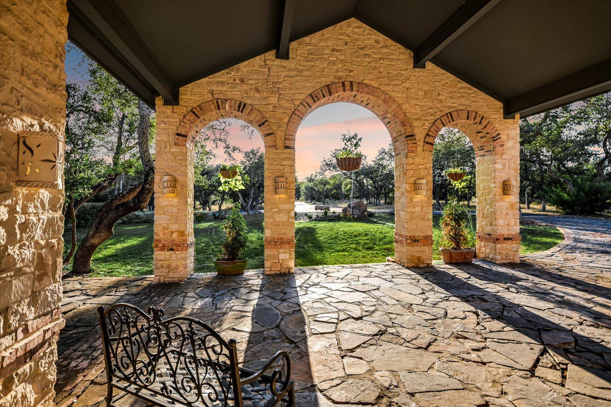 680 SADDLERIDGE DR, Wimberley, TX 78676