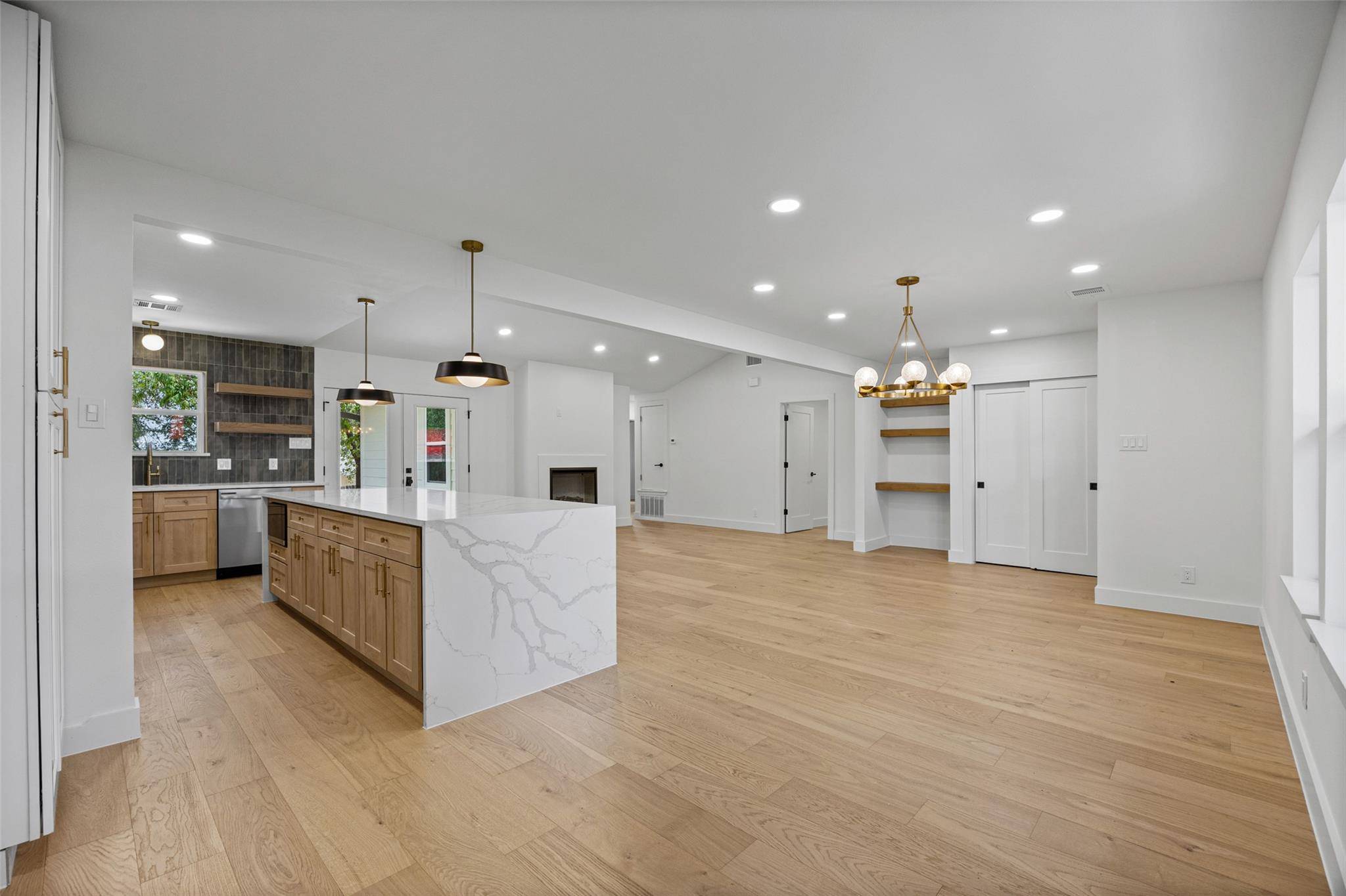 6807 Roanoke DR, Austin, TX 78723