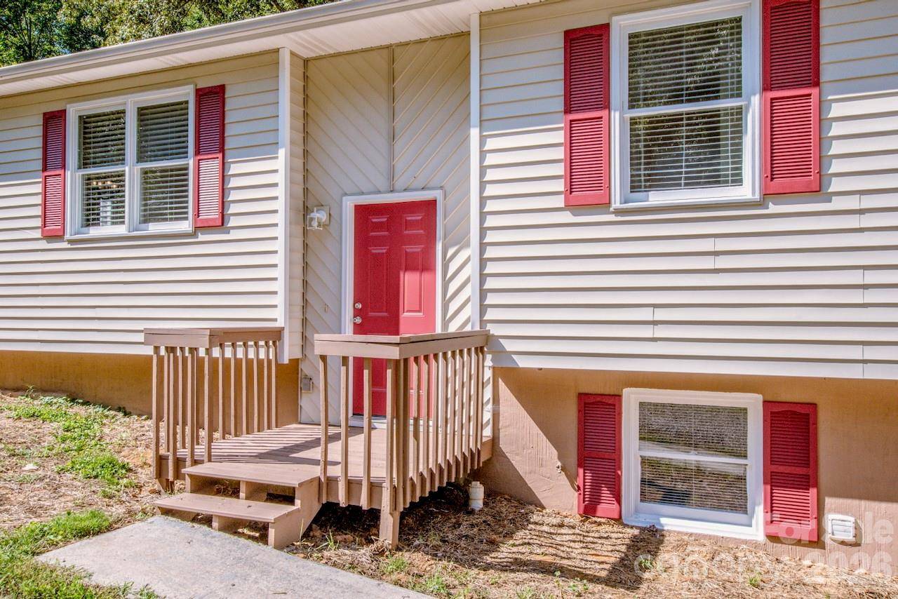612 Sharon DR, Statesville, NC 28625