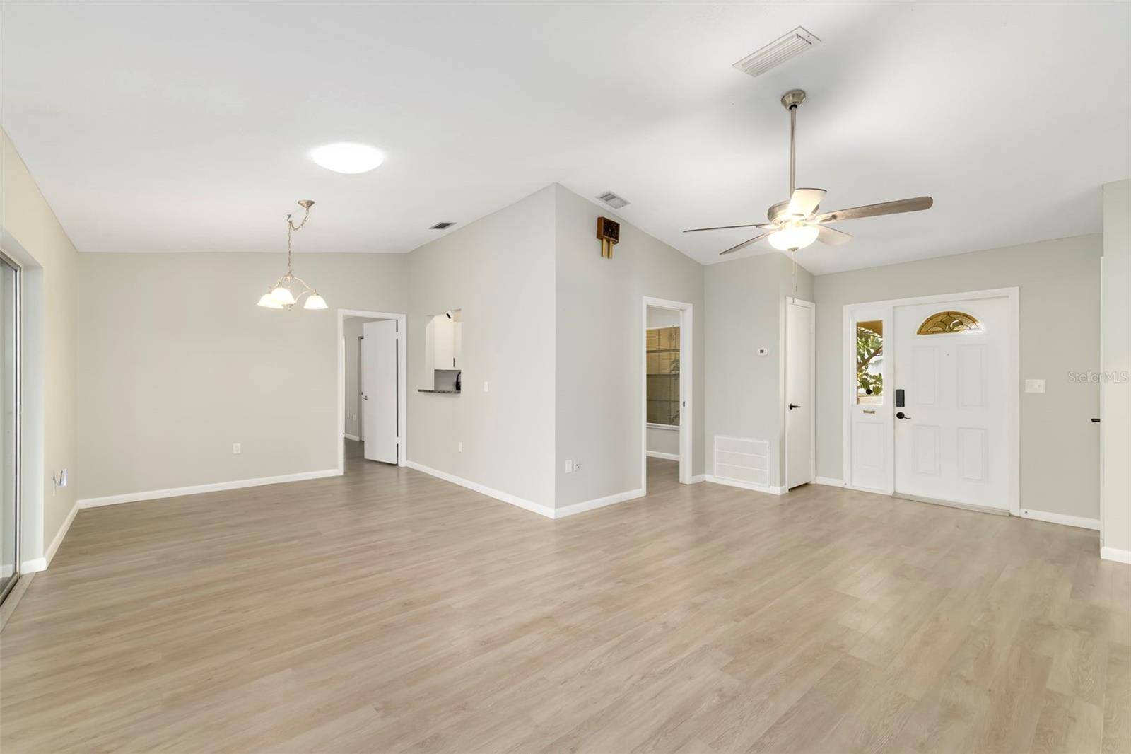 3905 SANDPOINTE DR, Bradenton, FL 34205