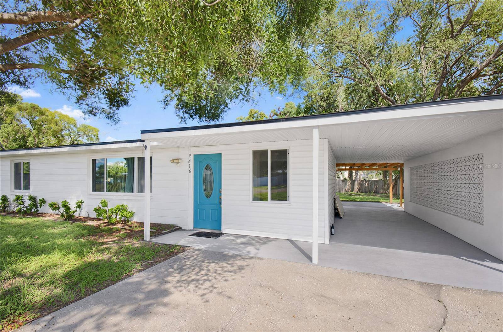 9616 PINE RIDGE AVE, Riverview, FL 33578