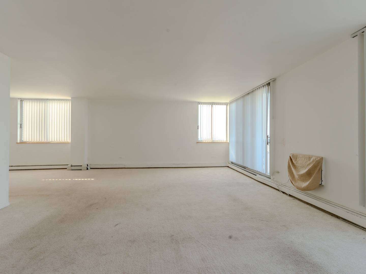 20 N Tower RD #8G, Oak Brook, IL 60523