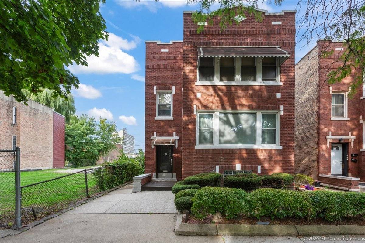 7018 S Wabash AVE, Chicago, IL 60637