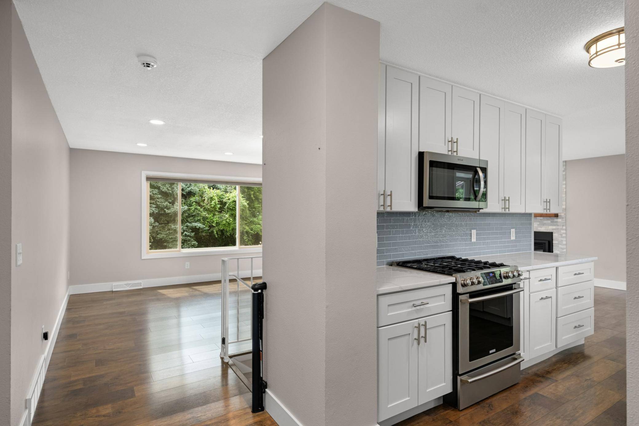 13712 E Wellington CRES, Burnsville, MN 55337