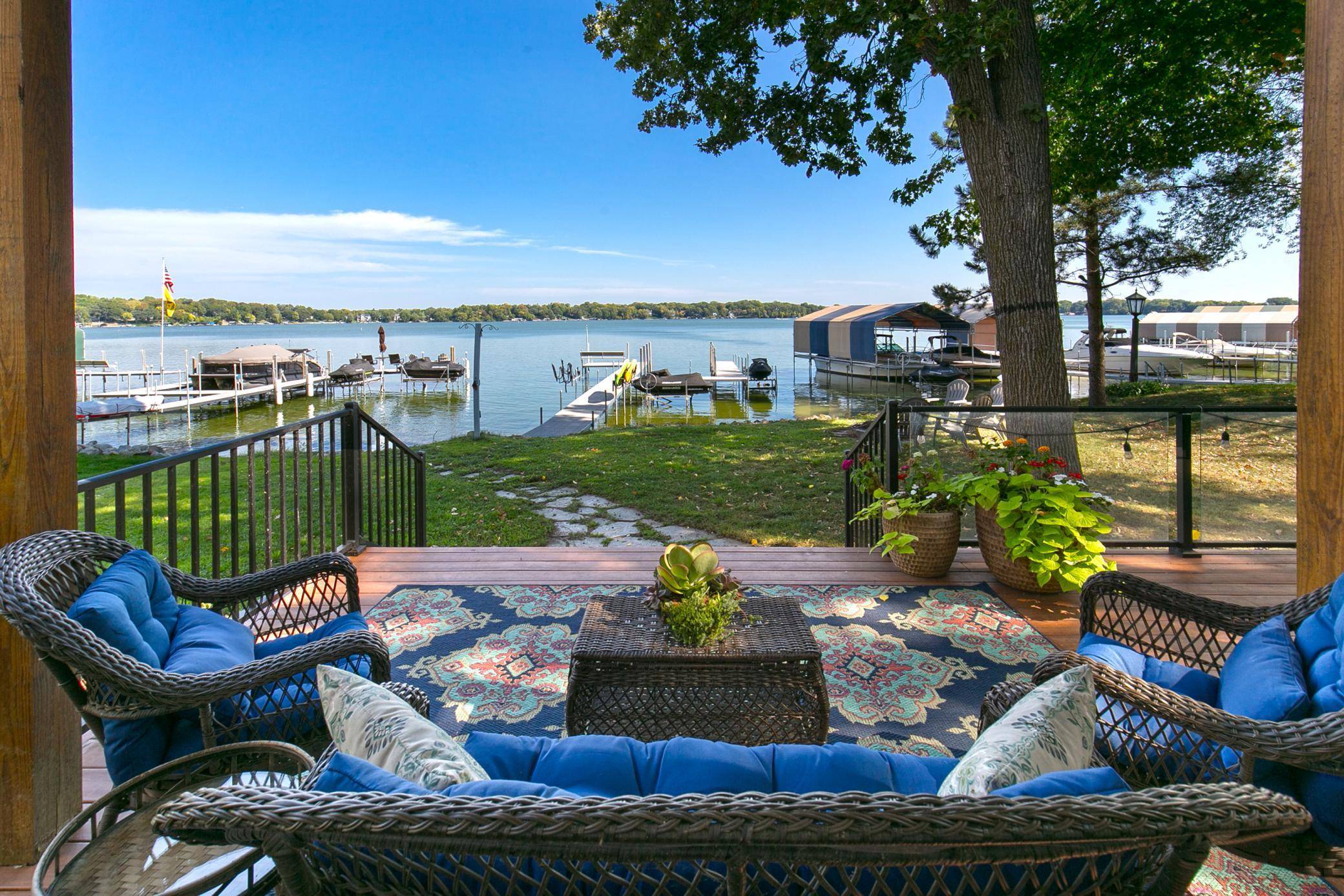 1900 Shorewood LN, Mound, MN 55364