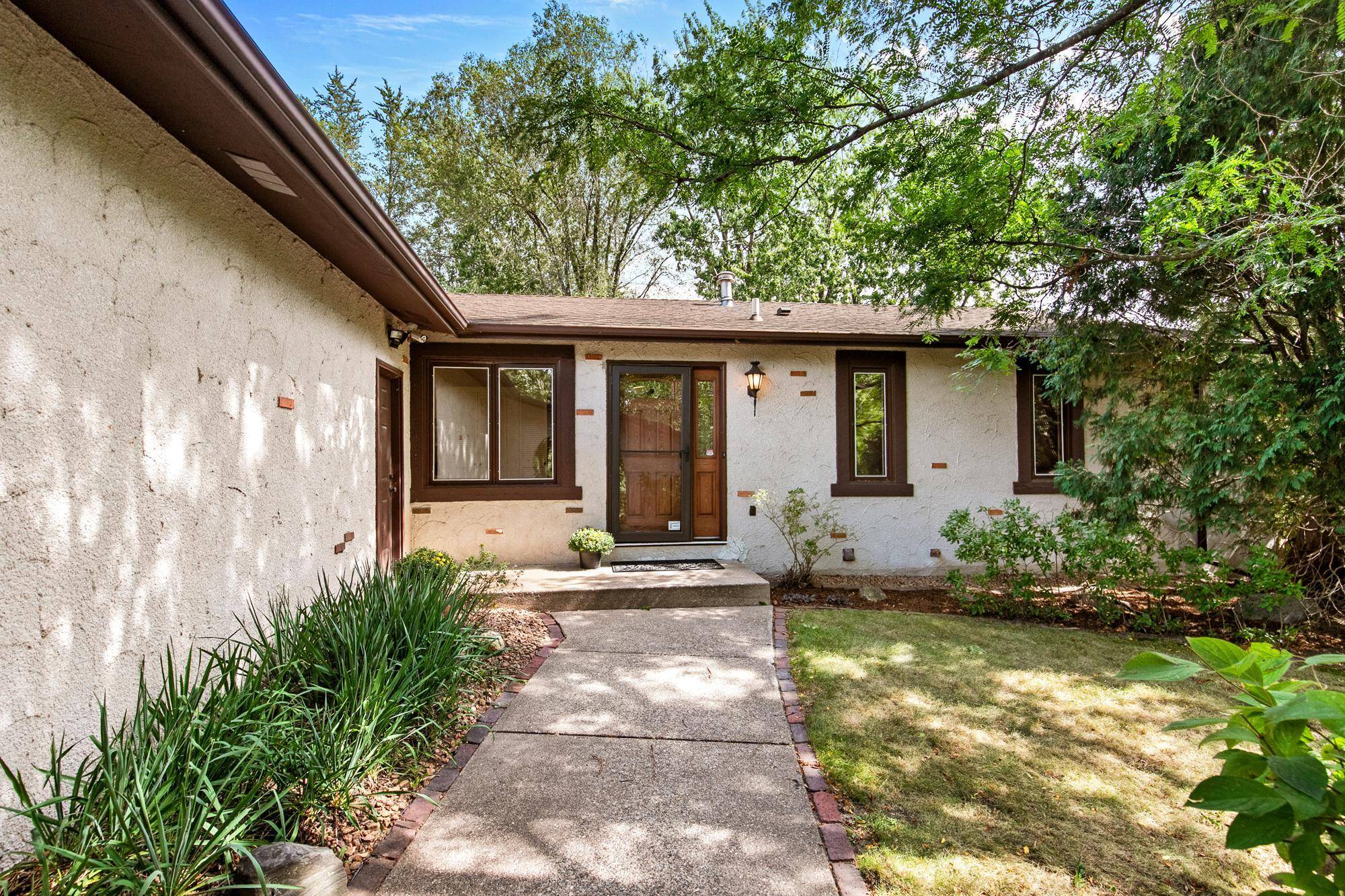 4030 Mackubin ST, Shoreview, MN 55126