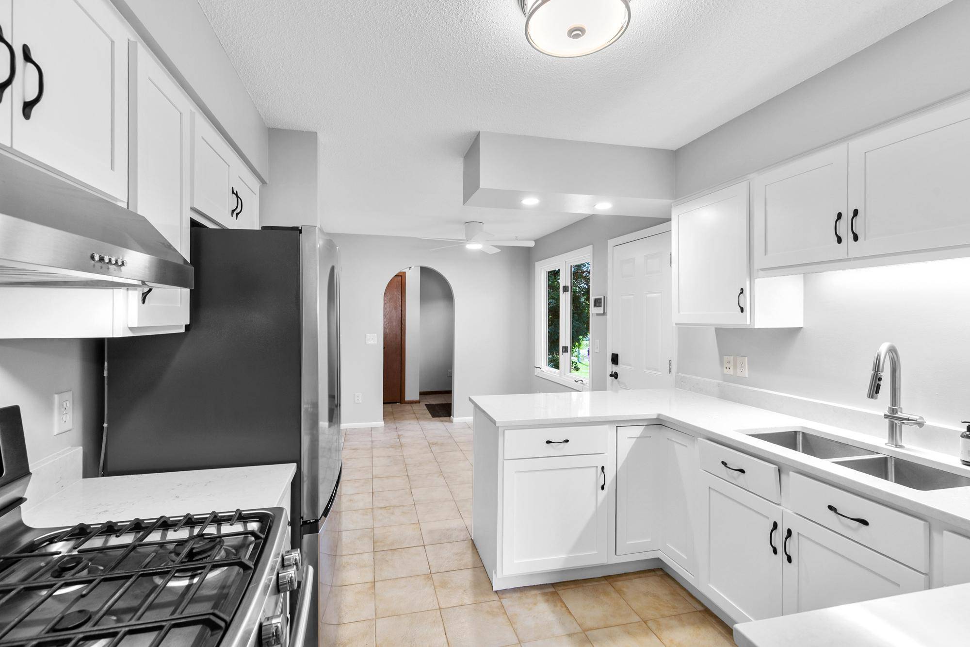 4030 Mackubin ST, Shoreview, MN 55126