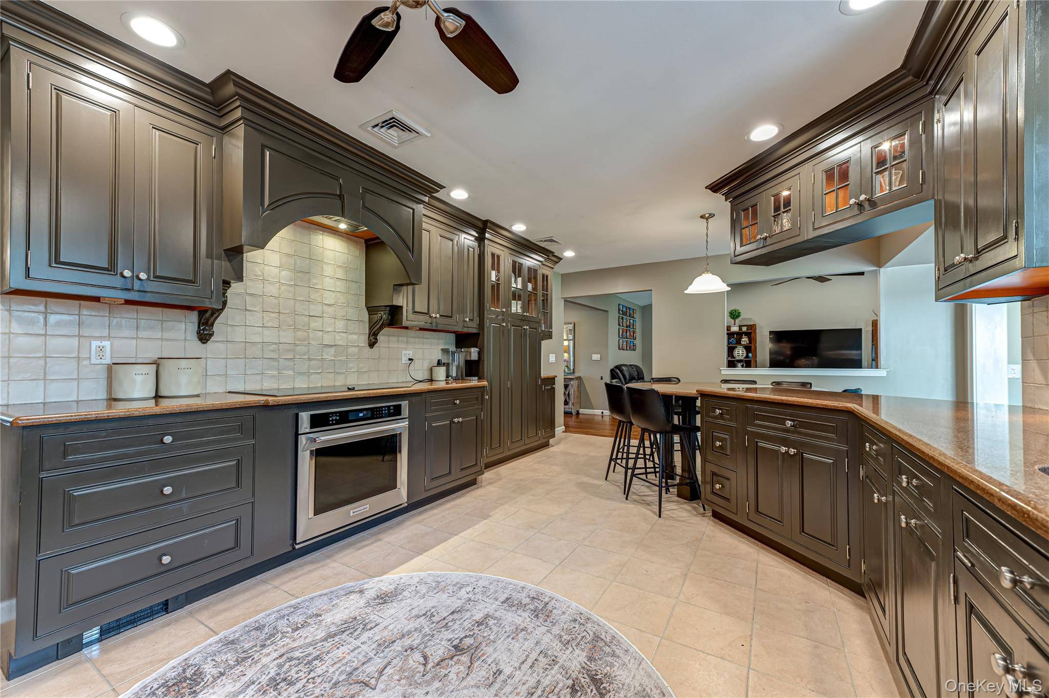 9 Elderwood DR, Saint James, NY 11780