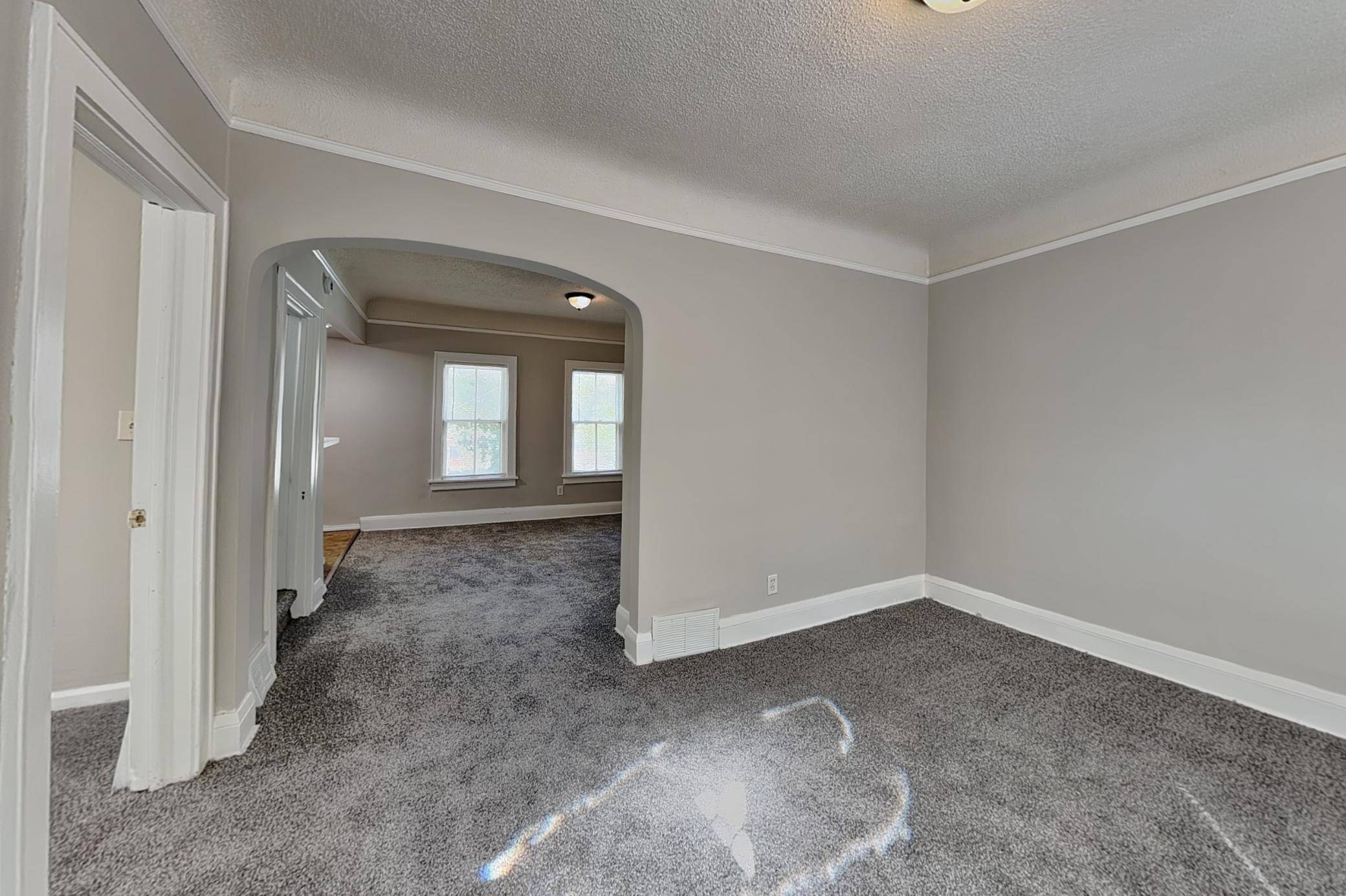 303 Curtice ST E, Saint Paul, MN 55107