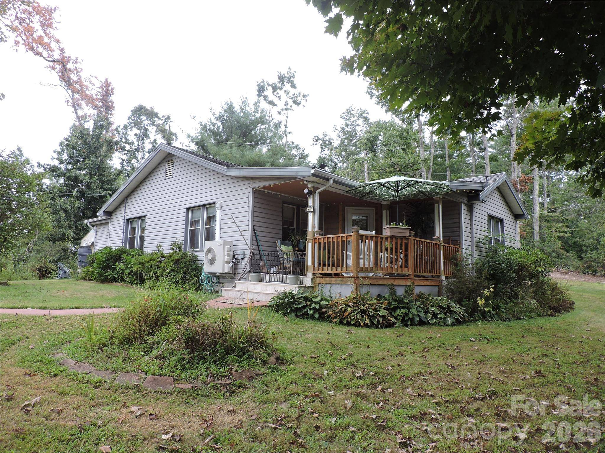 74 Vaughn RD, Spruce Pine, NC 28777