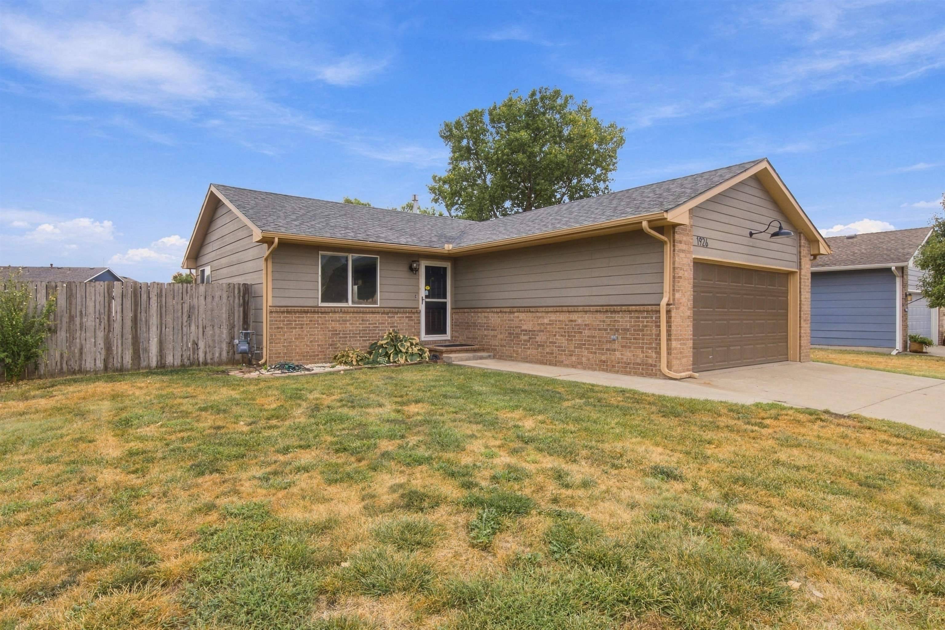1926 N McRae Dr, Goddard, KS 67052