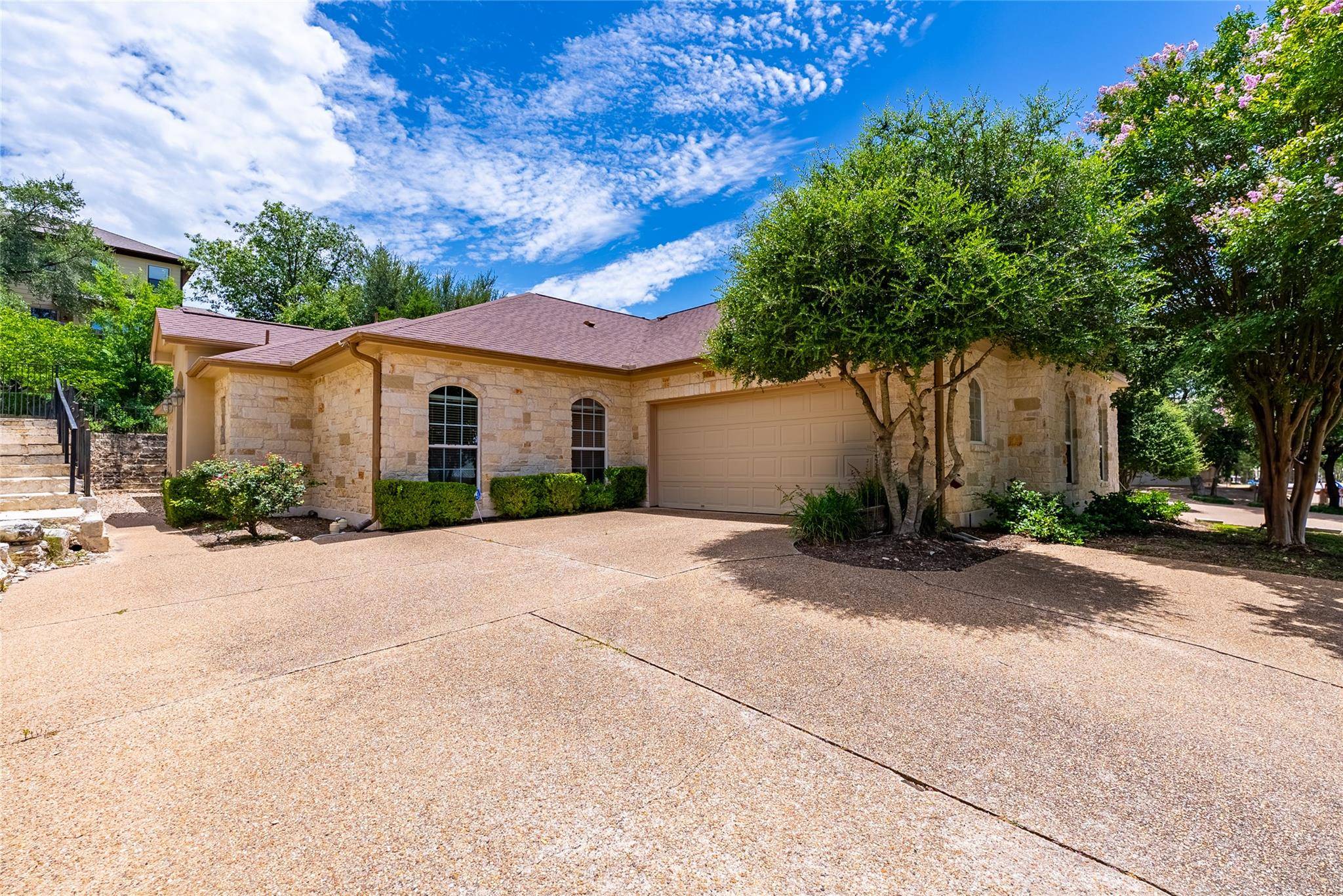 1305 Delsie DR #A, Lakeway, TX 78734