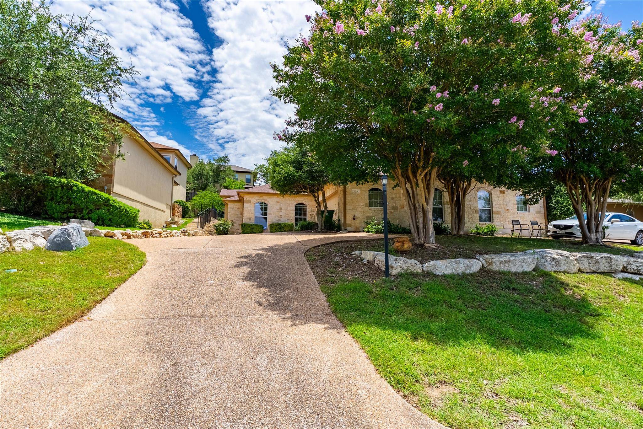 1305 Delsie DR #A, Lakeway, TX 78734