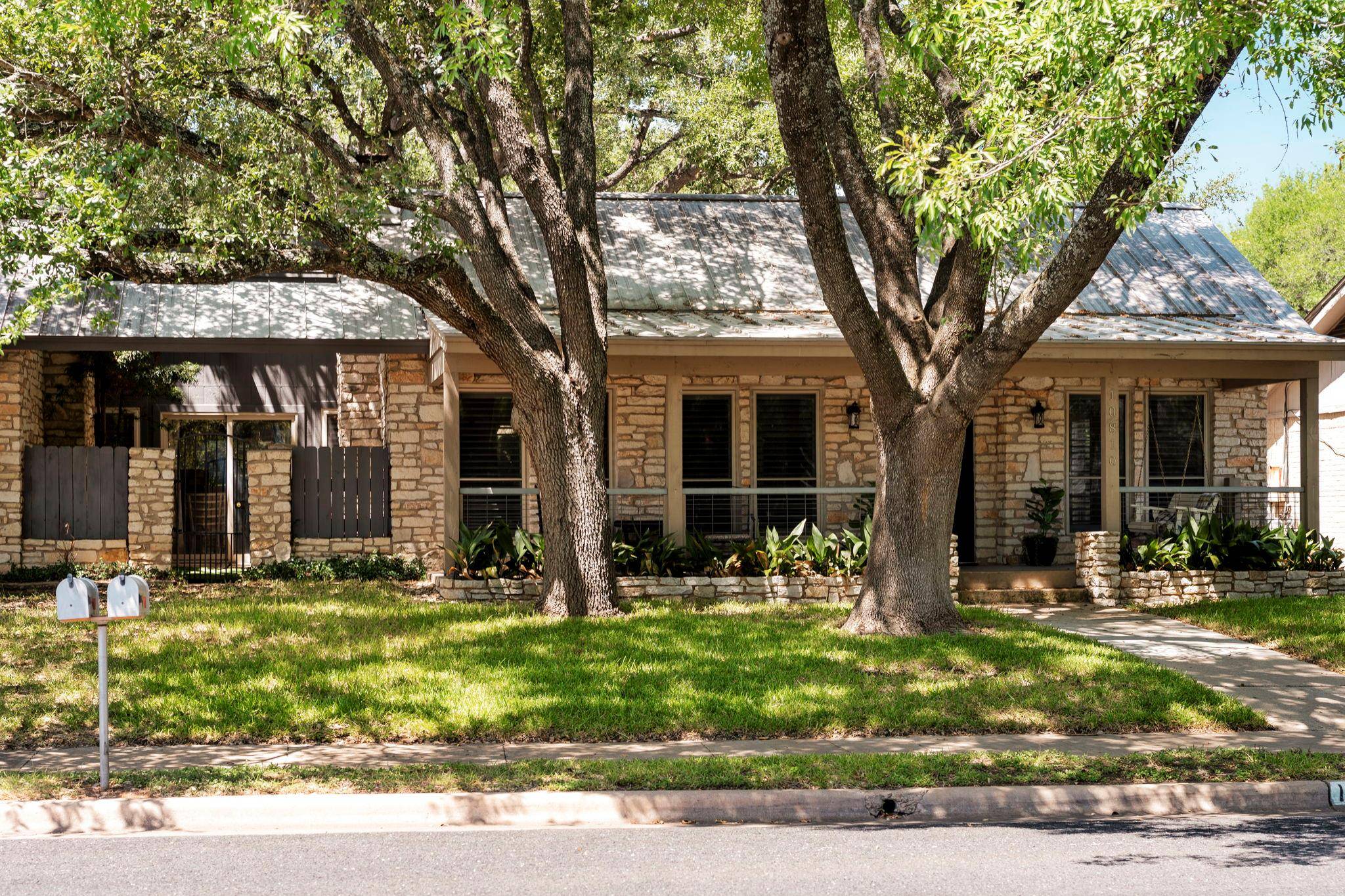 10810 Pinehurst DR #1, Austin, TX 78747