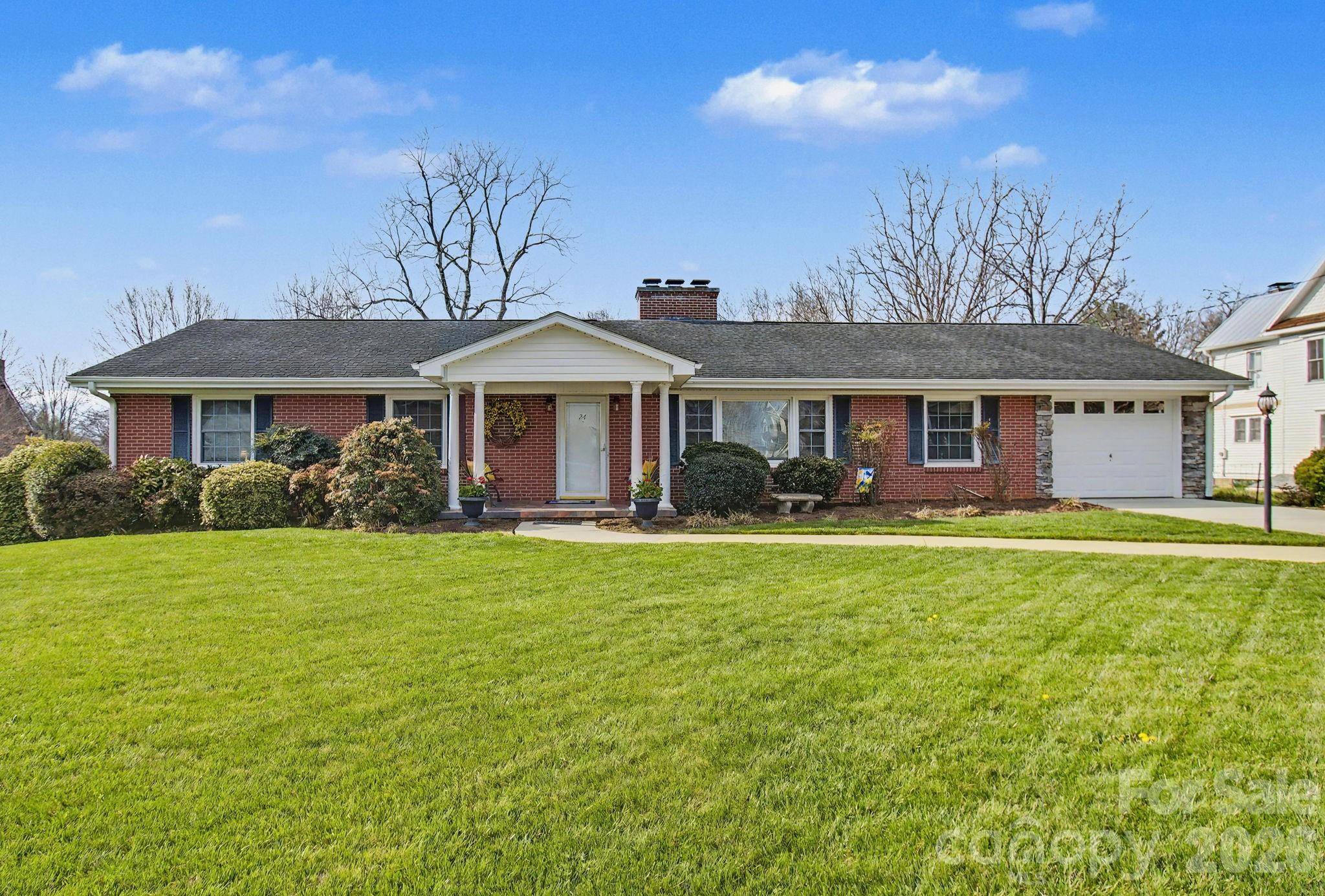 24 Church ST, Weaverville, NC 28787
