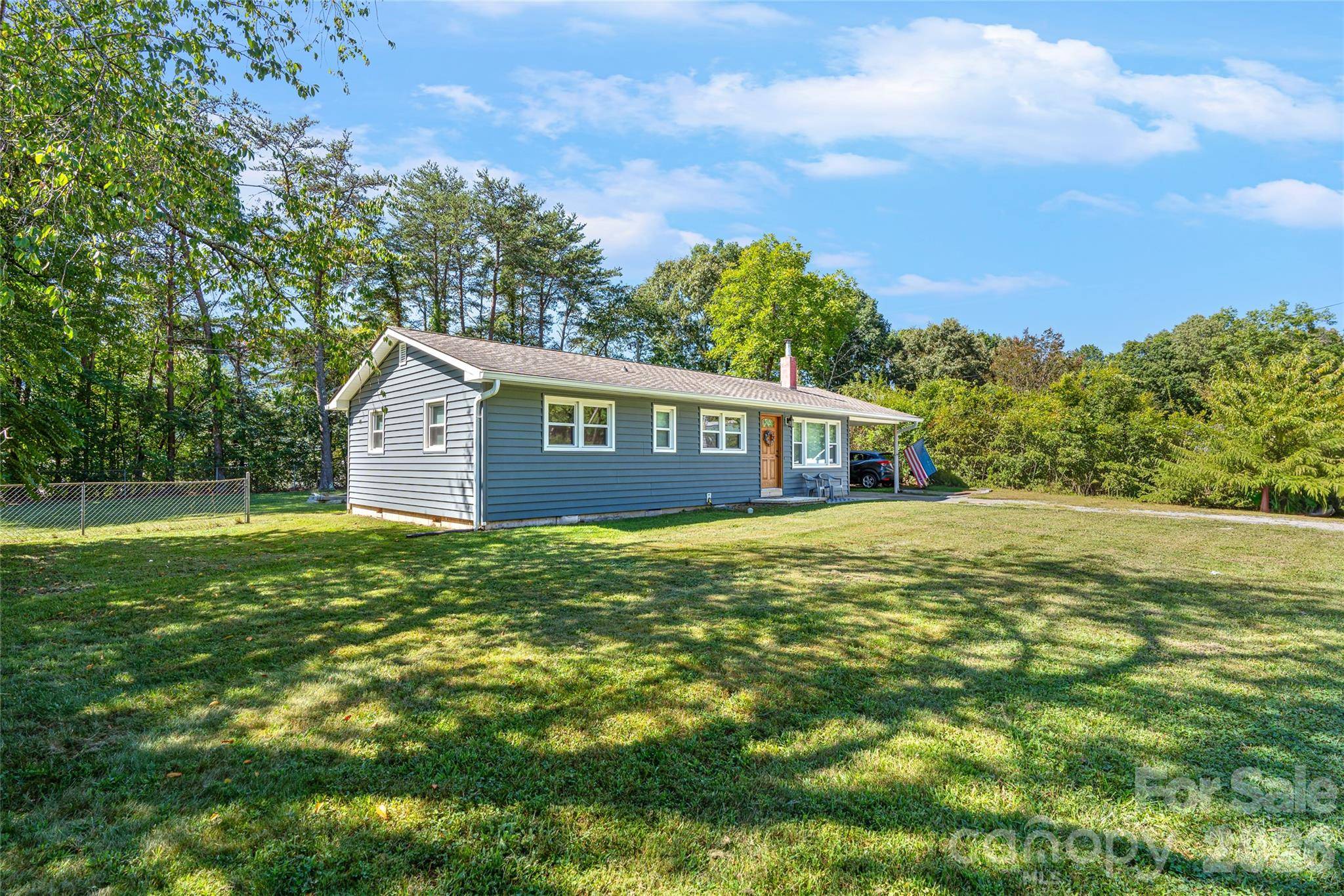 1025 Old US 70 HWY, Black Mountain, NC 28711