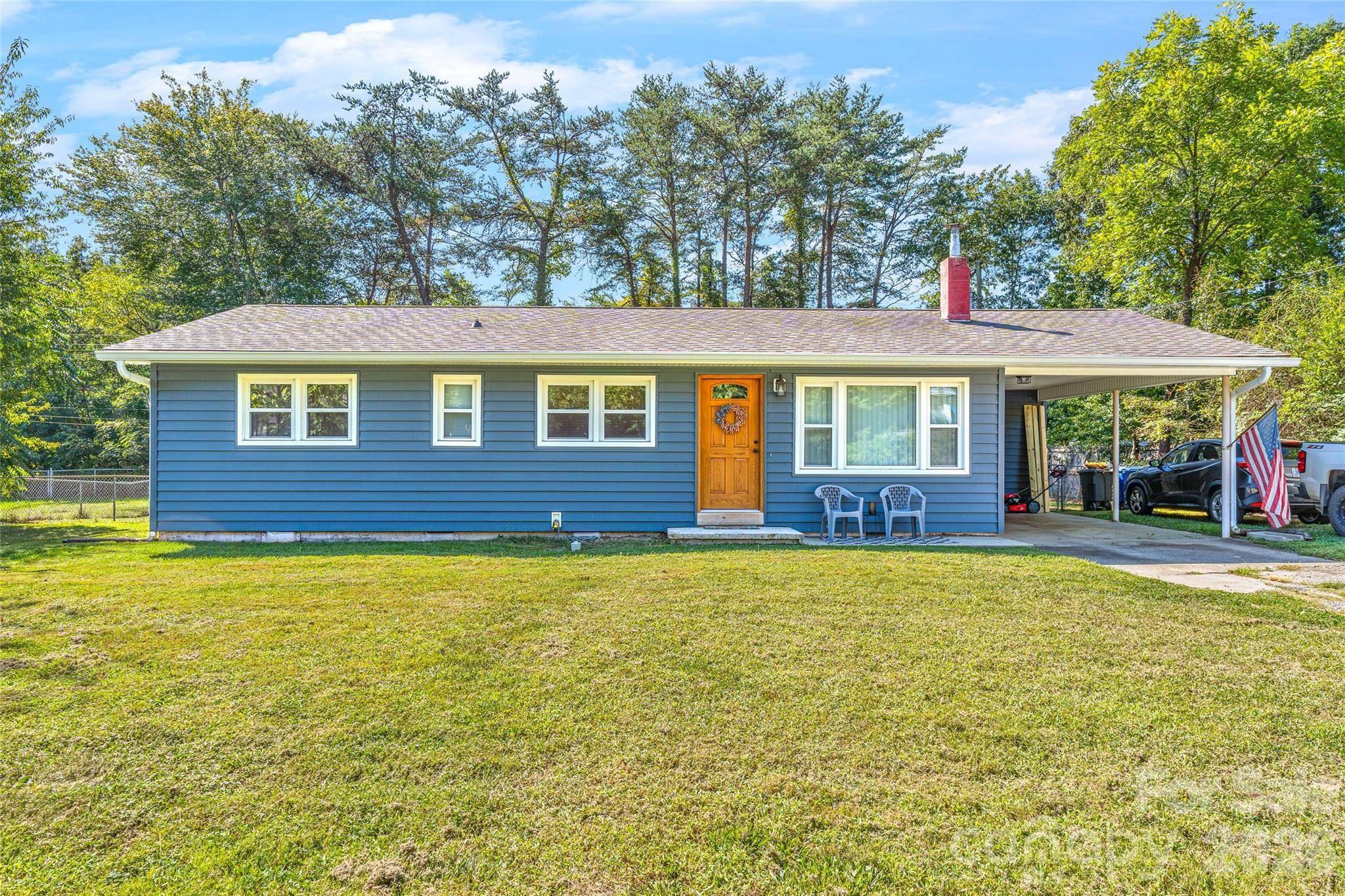 1025 Old US 70 HWY, Black Mountain, NC 28711