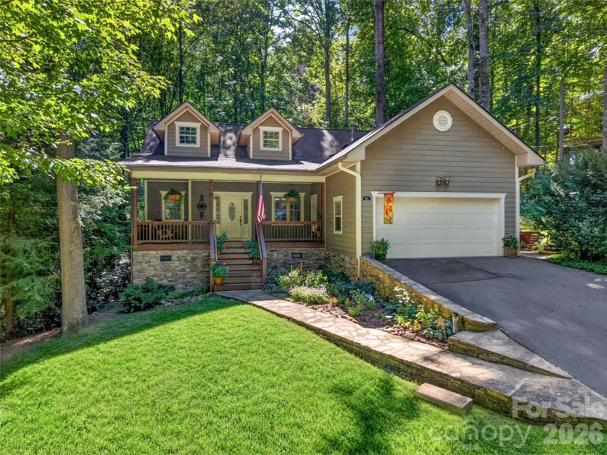 427 Locust DR, Maggie Valley, NC 28751
