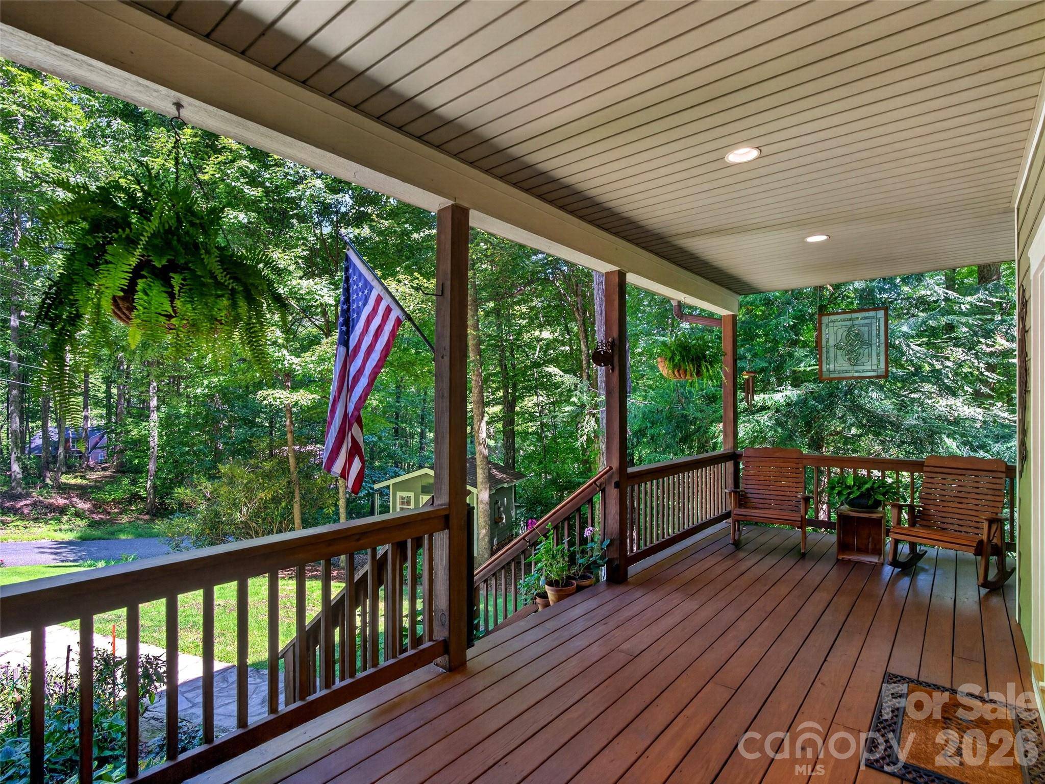 427 Locust DR, Maggie Valley, NC 28751