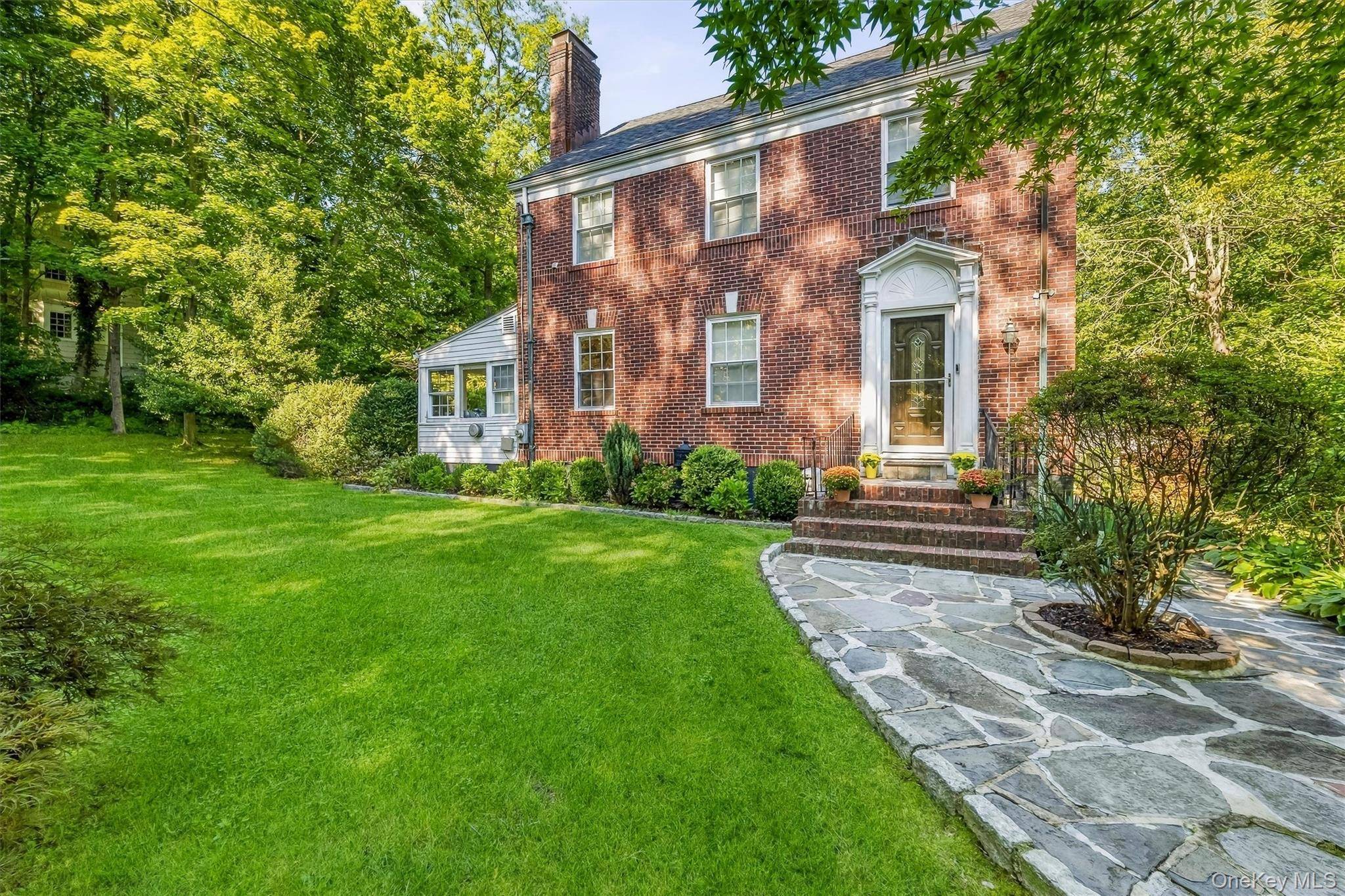 28 Winslow RD, White Plains, NY 10606